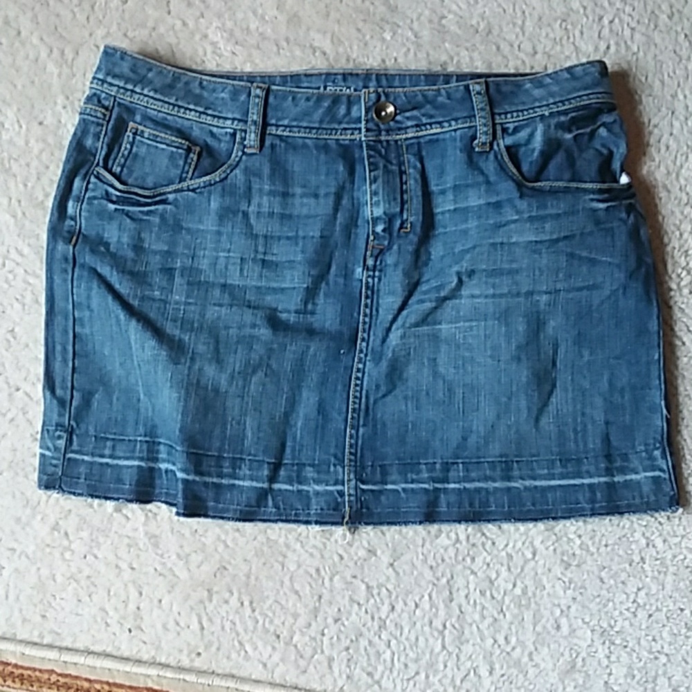Size  14  XL jean MINI SKIRT distressed CUTE